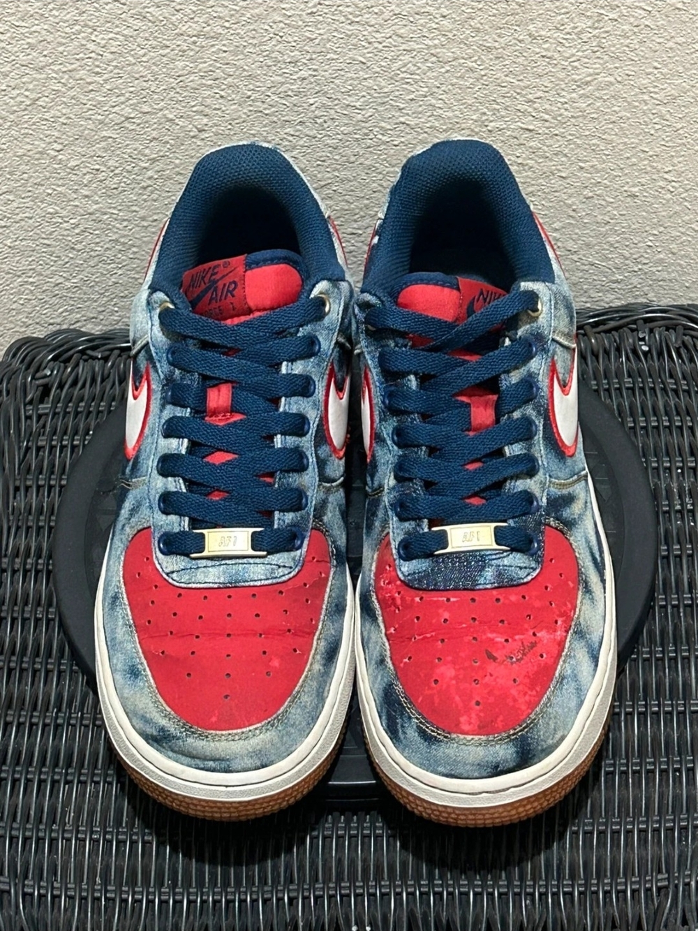 Nike Air Men's Low-Top Sneakers in Red and Denim Blue